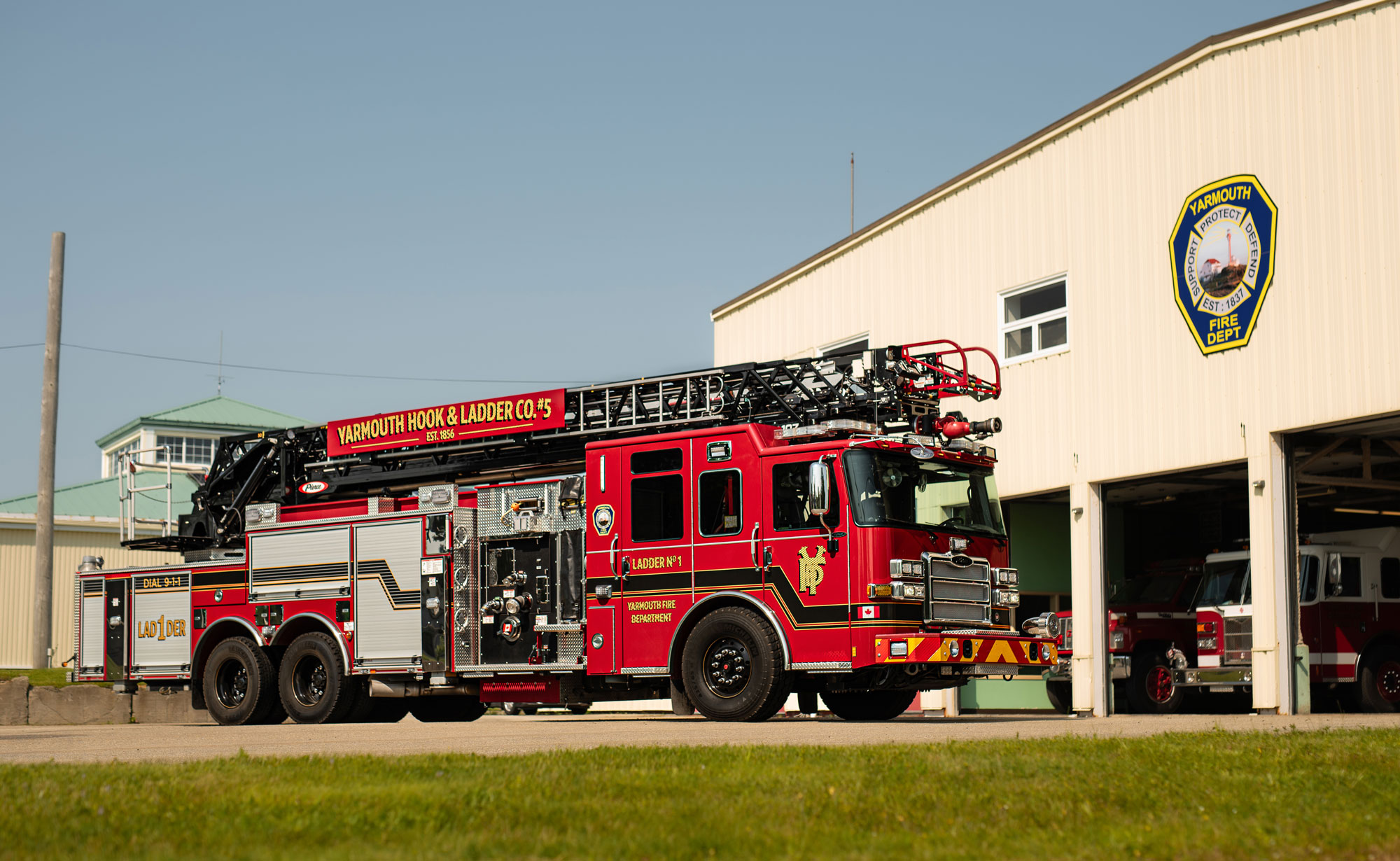 Ladder truck